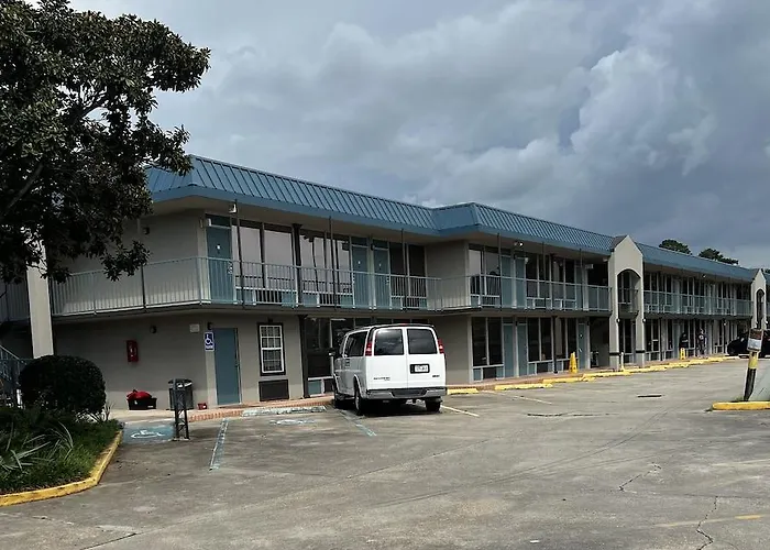 Discovery Airport I-10 2* Lafayette