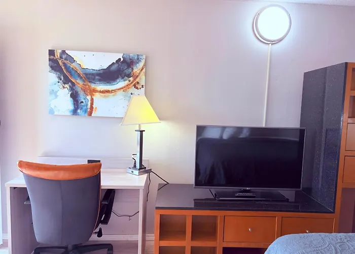 Motel Discovery 2*
